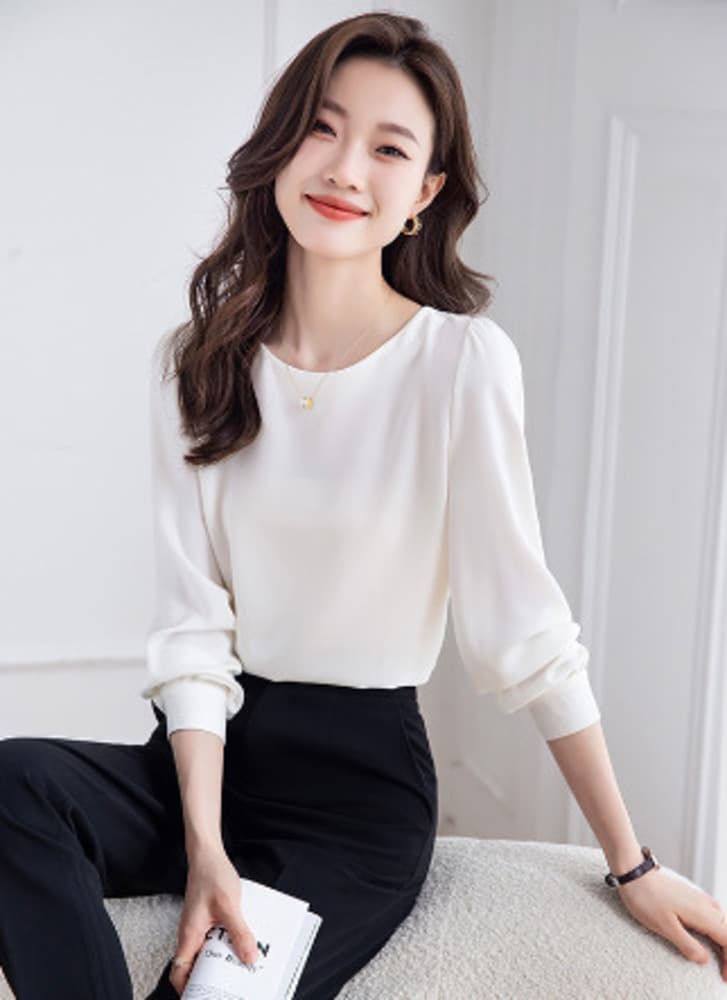 オフィスカジュアル レディース　ラウンドネックシフォンブラウス