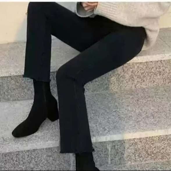 オフィスカジュアル  クロップドフレアデニムパンツ