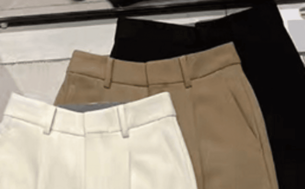 オフィスカジュアル レディース 多様なシーンに使えるストレートフィット パンツ